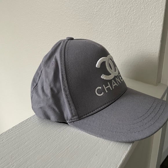 Hat - Picture 3 of 4